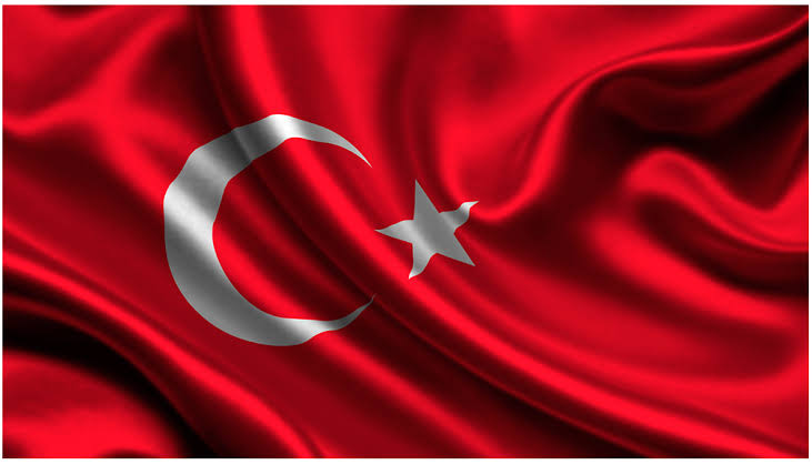 İrem Derici